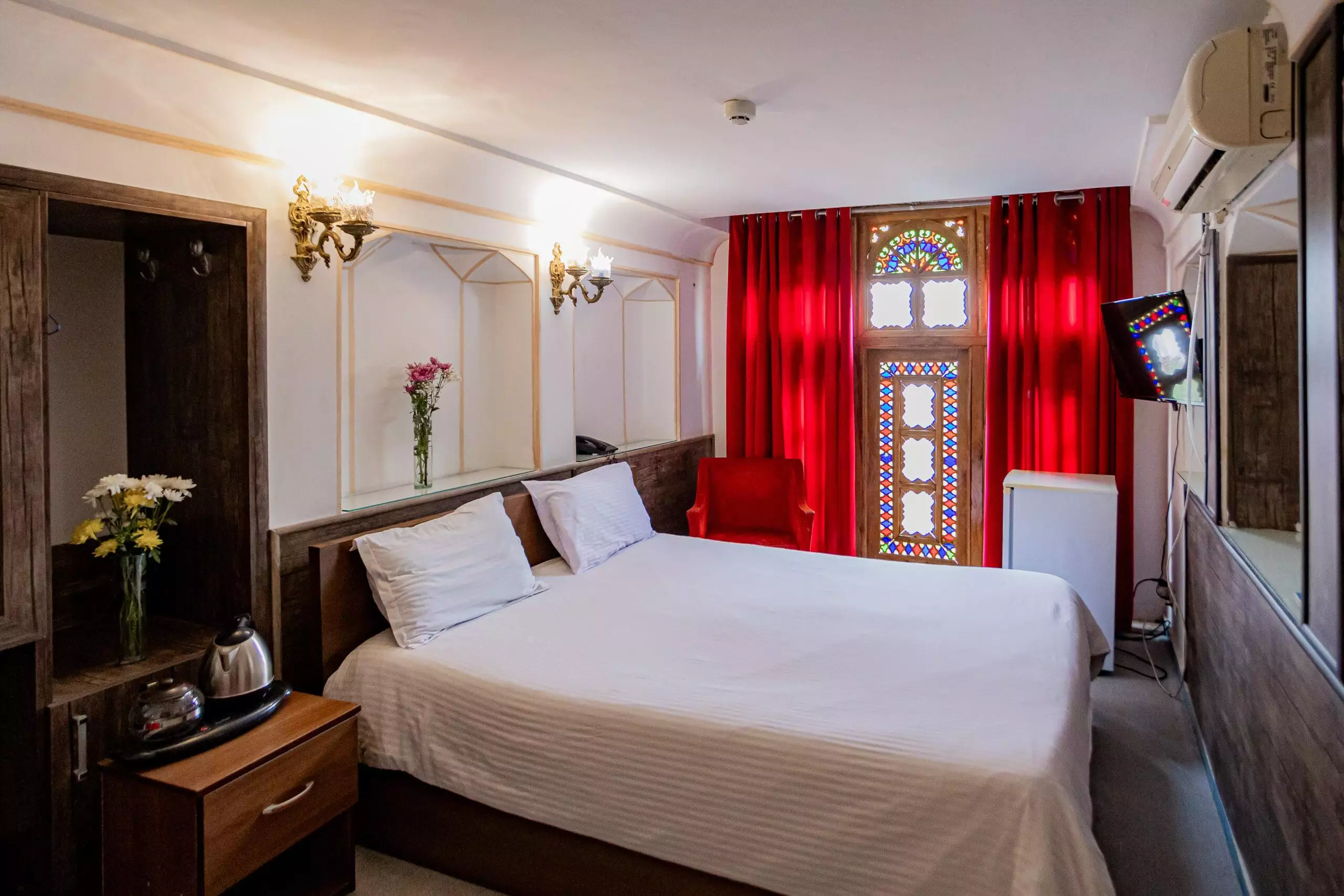 Alibaba https://cdn.alibaba.ir/ostorage/hotel-accommodation-images/680f5516f6e8766ef96f4f5b_دبل (1).webp